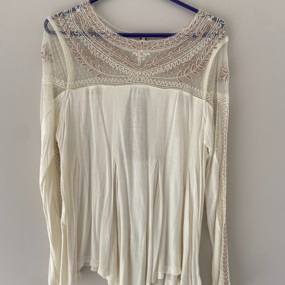 NWOT Free People White Lace Sleeve Top